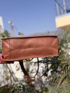 Hermosa Bolsa de Mano de Cuero con Diseño Nuevo y Tallado a Mano, Bolso Elegante de Piel de Vaca para Mujer, Multiusos - Product Image 5