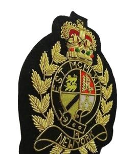 Badges brodés sur mesure de luxe en gros, de haute qualité, faits à la main, avec service OEM, résistants à l'eau, effet 3D en relief - Product Image 4