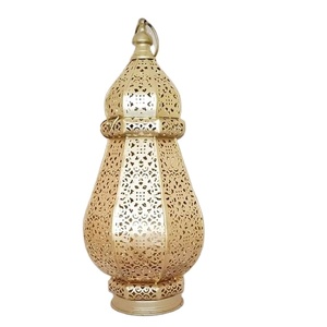 ตะเกียงแขวนแบบโมร็อกโก ที่ใส่เทียนเคลือบทอง ตะเกียงโลหะสำหรับรอมฎอน ลายสลักแบบกำหนดเอง โถใส่เทียน ของตกแต่งวันอีด - Product Image 1