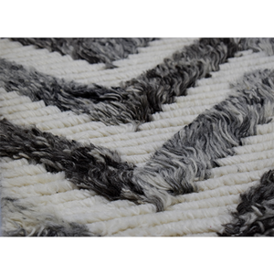 Alfombra de Lana Tejida a Mano, Color Gris Carbón y Marfil, Diseño Chevron, Pelo Corto, Yute, Estilo Moderno Marroquí, Zigzag - Product Image 5