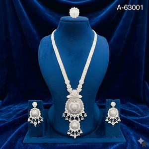 Ensemble de bijoux de mariée de luxe plaqué or 24 carats avec zircon, collier et boucles d'oreilles tendance et traditionnels A-63000 - Product Image 4