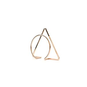 Anneaux de serviette en métal géométriques modernes, porte-serviettes triangulaires dorés pour la décoration de table de mariage - Product Image 4