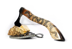 Hache de fendage Viking de qualité industrielle en acier à haute teneur en carbone MS Enterprises, à dos plat, tête gravée à la main, manche en bois, 12 pouces - Product Image 3