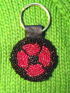 Porte-clés brodé artisanal de style classique, durable, écologique, avec perles de rocaille colorées, fabriqué en Inde par MULTI CRAFT - Product Image 3