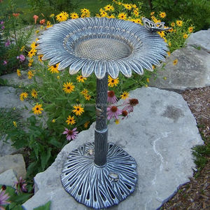 Baño para pájaros de metal de primera calidad, decorativo para jardín exterior, con pedestal, duradero, resistente al óxido, diseño elegante, para paisajismo de patio trasero - Product Image 6