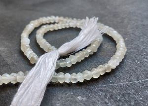 Cuentas facetadas de piedra lunar blanca natural AAA de 13.5 pulgadas, cuentas de piedra lunar blanca de 4 mm para la fabricación de joyas y manualidades - Product Image 2