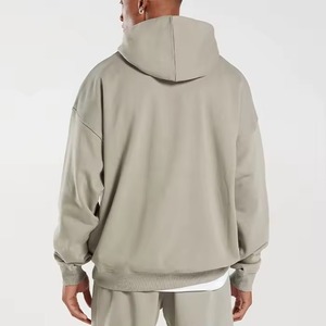 Sudaderas con Capucha Extra Grandes para Hombre al por Mayor para Tiendas de Ropa Casual, Sudaderas con Mangas Raglán en Verde Salvia y Bolsillo - Product Image 2