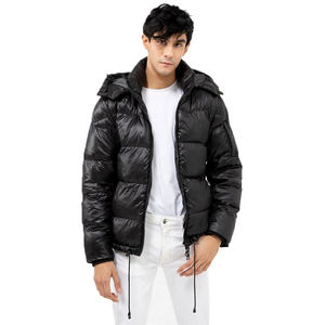 เสื้อแจ็คเก็ตพัฟเฟอร์แบบมันเงาแฟชั่นผู้ชายดีไซน์ใหม่ปี 2026 สำหรับฤดูหนาว เสื้อแจ็คเก็ตบอมเบอร์บุใยอุ่นแบบขายส่งสำหรับทุกเพศ - Product Image 1
