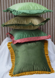 Elegant Green Velvet Ruffle <b>Throw</b> Pillow Cover Luxury Sofa Cushion Cover Home Decor Wholesale Manufacturer Cushion Supplier - Product Image 6
