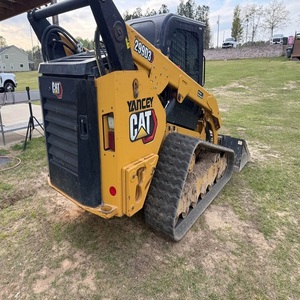 รถตักล้อยาง Cat 299D3 แบบ Skid Steer Loader ขนาดกะทัดรัด เครื่องยนต์ทรงพลัง พร้อมอุปกรณ์เสริมอเนกประสงค์ ทำงานได้อย่างมีประสิทธิภาพในสถานที่ทำงาน - Product Image 2