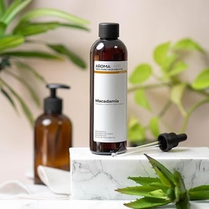 Huile de macadamia vierge naturelle en vrac, emballée en bouteille en plastique ou en fût, à vendre - Product Image 1