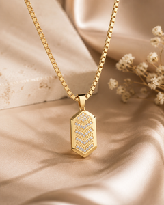 Collier pendentif pour chien en or jaune 14 carats avec diamant de laboratoire Chevron - Product Image 1