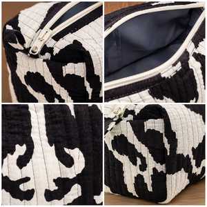 Pochette de voyage textile moderne à imprimé animal, taille moyenne, avec fermeture éclair, portable - Product Image 2