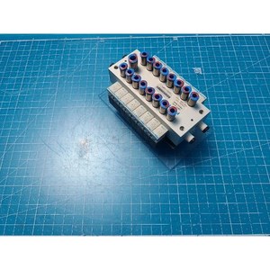 Actuador Lineal Neumático FESTO UMPO-16-16-SA3014394KR SA3014394KR Usado Como Parte de Equipos Semiconductores Legacy - Product Image 1
