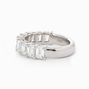 Anillo de Oro Blanco Sólido de 14K con Diamante Cultivado en Laboratorio de Corte Esmeralda de 4x3mm, Anillo de Boda de Lujo con Engaste de Puntas Compartidas y Media Eternidad - Product Image 6