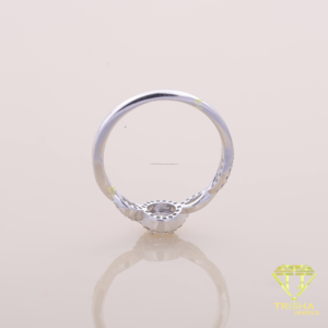 แหวนหมั้นทรงกลมหรูหรา เครื่องประดับชุบทองคำขาวสำหรับผู้หญิง - Product Image 2