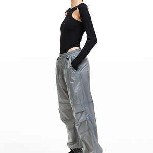 Ensemble de survêtement femme 2 pièces personnalisé avec logo OEM, imprimé et tie-dye sur mesure - Product Image 4
