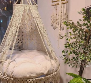 Silla Colgante de Macramé Hecha a Mano |   Silla Boho de Algodón Natural para Espacios Interiores y Exteriores de Relajación - Product Image 1
