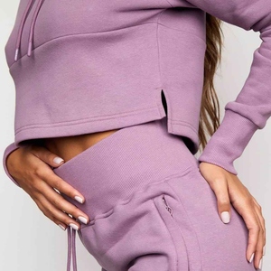 Conjunto Deportivo de 2 Piezas para Mujer, con Logotipo Personalizado, 100% Algodón, Forro Polar, Secado Rápido, Transpirable, Cintura Ajustada, Manga Corta, Bolsillos Laterales - Product Image 6