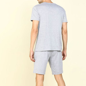 Ensemble court tendance pour homme en tissu doux, idéal pour les tenues décontractées d'été et les activités de plein air - Product Image 4