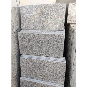 Dalle de granit blanc facile à nettoyer avec surface polie brillante pour comptoir de cuisine moderne et plateau de table à manger - Product Image 5