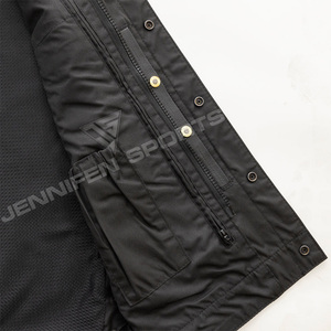 Gilet de motard réversible en cuir noir délavé style Anarchy Outlaw pour homme, sans manches, idéal pour la course moto, les cruisers et les clubs. - Product Image 4