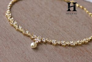 Collier tennis en diamant de laboratoire taille marquise avec pendentif perle, motif floral en grappe en forme de V, pour mariage et mariée - Product Image 3