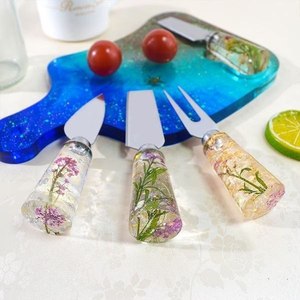Ensemble de couverts en résine : cuillère, fourchette, couteau – Vaisselle de cuisine et de table, ensemble de service alimentaire, décoration. - Product Image 1