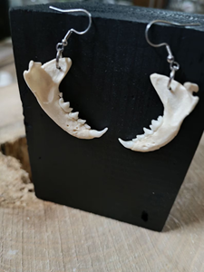 Pendientes Góticos de Hueso, Ecológicos, Pulidos, Artesanía Natural - Product Image 2