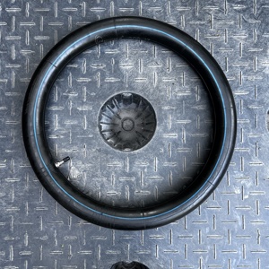 Cámara de Aire de Caucho Natural KUMA 3 00 17 para Motocicleta, Válvula TR4, Alta Durabilidad, Larga Vida Útil - Product Image 2