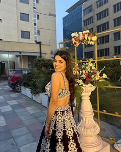 Salwar Kameez de cérémonie de mariage Bollywood en soie Kasturi lourde avec broderie, noir, pour soirée, semi-cousu de haute qualité - Product Image 2