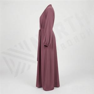 Vestido Abaya de Tela Fluida con Color Personalizado para Mujeres Musulmanas Árabes, Ropa de Diseño de Lujo a Medida - Product Image 3