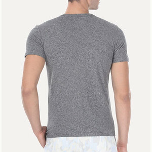 T-shirt unisexe uni et décontracté, personnalisable avec logo sérigraphié, coupe régulière, confortable, séchage rapide, coupe oversize, très demandé - Product Image 2
