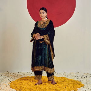 Conjunto de 3 Piezas para Mujer Ramdev Trading (Top, Pantalón y Dupatta) de Terciopelo con Estampado Digital, Secado Rápido, Estilo Moderno - Product Image 1