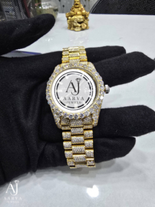 AARVA JEWELS นาฬิกาข้อมือผู้หญิงหรูหราทองเหลืองสีเหลืองประดับเพชรเต็มหน้าปัดทรงกลม - Product Image 3