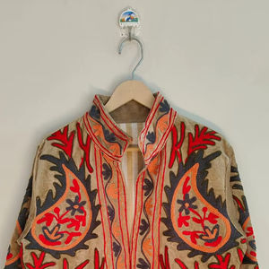 Veste courte en velours brodée Suzani, style indien, faite à la main, unisexe, cadeau pour demoiselle d'honneur, veste d'hiver, veste pour femme - Product Image 2