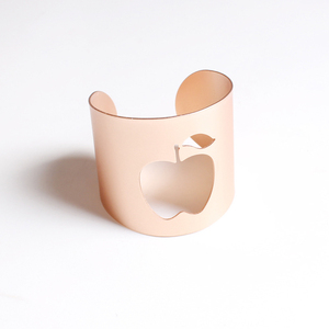 Los anillos metálicos para servilletas elevan instantáneamente la decoración de una mesa al añadir un toque refinado y pulido que se siente lujoso y con un diseño intencionado. - Product Image 6