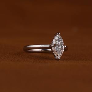 Bague solitaire en or blanc massif 14 carats avec diamant de laboratoire marquise E VVS1 de 1 à 2 carats, certifiée IGI, bijoux fins - Product Image 2