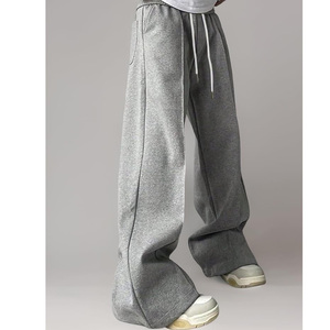 Pantalon de jogging cargo oversize pour homme en molleton épais, multi-poches, coupe ample, en coton, personnalisable - Product Image 4