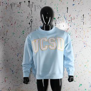 Sudadera UCSD Azul Cielo con Cuello Alto, 100% Blanca, Apliques Bordados, Cuello Ancho, CLUSH SPORTS - Product Image 2
