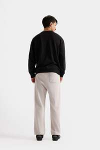 เสื้อสเวตเชิ้ตผู้ชายแบบเรียบขายส่ง – คอลเลคชั่นฤดูหนาวผ้าพรีเมียม - Product Image 3