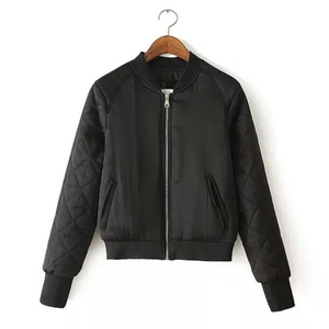 Chaqueta Bomber de Satén Personalizada para Mujer, Chaqueta Varsity con Logotipo Bordado al por Mayor, Chaqueta Ligera con Cierre, Ropa Exterior de Moda - Product Image 3