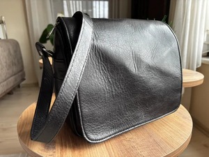 Bolso de Hombro Cruzado de Cuero Moderno para Mujer, Ideal para Reuniones de Oficina, Disponible para Compras al por Mayor - Product Image 2