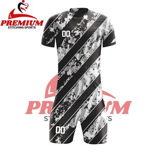 Uniforme de Fútbol Personalizado con Logotipo, Color Sólido, Tela 100% Poliéster, Transpirable, Calidad Premium OEM, Manga Corta para Hombre - Product Image 6