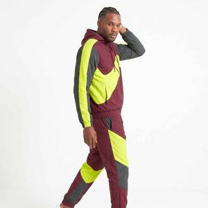 Conjunto de Chándal con Capucha de Poliéster Estampado Personalizado para Invierno, Cortavientos de Moda Urbana para Hombre, Venta al por Mayor para Minoristas de Moda de EE. UU. y Compradores al por Mayor - Product Image 4