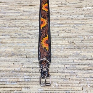 Collar de Cuero Genuino Vintage Venus Leathers para Perro con Bordado de Girasol y Hebilla Metálica Impermeable para Accesorios de Bolsos - Product Image 3