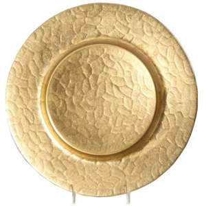 Assiette de Présentation en Métal Doré Martelé, Façonnée pour la Restauration, Taille et Logo Personnalisables - Product Image 1