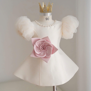 Robe trapèze florale pour enfants 132 avec manches bouffantes imposantes, col perlé et fleur 3D surdimensionnée, robe de cérémonie spéciale - Product Image 1
