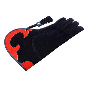 Gant de fauconnerie en cuir noir personnalisé avec motif flamme rouge, taille unique, durable, protection pour la chasse, gants de fauconnerie - Product Image 3