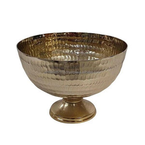 Bol de service authentique en laiton martelé fabriqué à la main pour les cérémonies culturelles pooja ou la décoration de table de buffet d'hôtel - Product Image 2